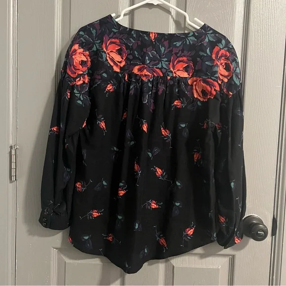 Maeve Navy Blouse with Floral Design - Picture 4 of 6